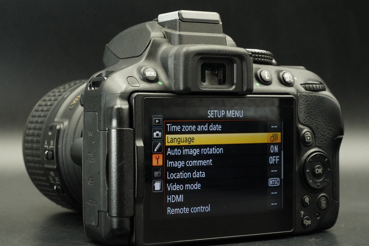 Nikon D5300 AF-S 18-55mm + 55-300mm Lens -147K cuts- US STOCK #12230