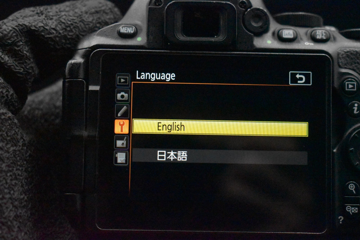 [US DUTY PAY] Appareil photo reflex numérique Nikon D5600 avec kit...