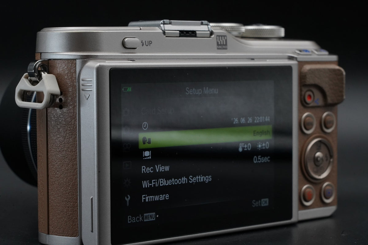 OLYMPUS PEN E-PL9 16.1MP Digital Camera w/ 2 Lens Brown US STOCK #11010