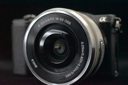 [US Duty Paid] Appareil photo numérique sans miroir Sony Alpha a5100 avec...