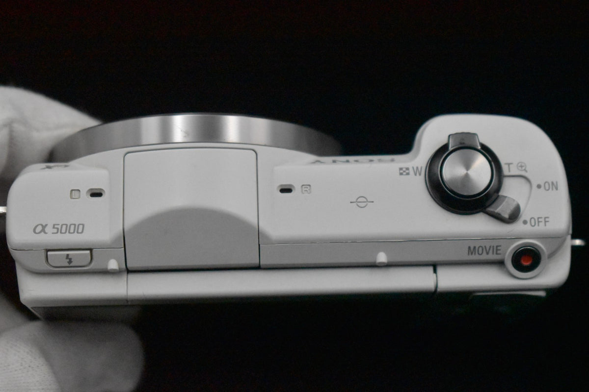 [US Duty Paid] Fotocamera digitale mirrorless Sony Alpha a5000 con...