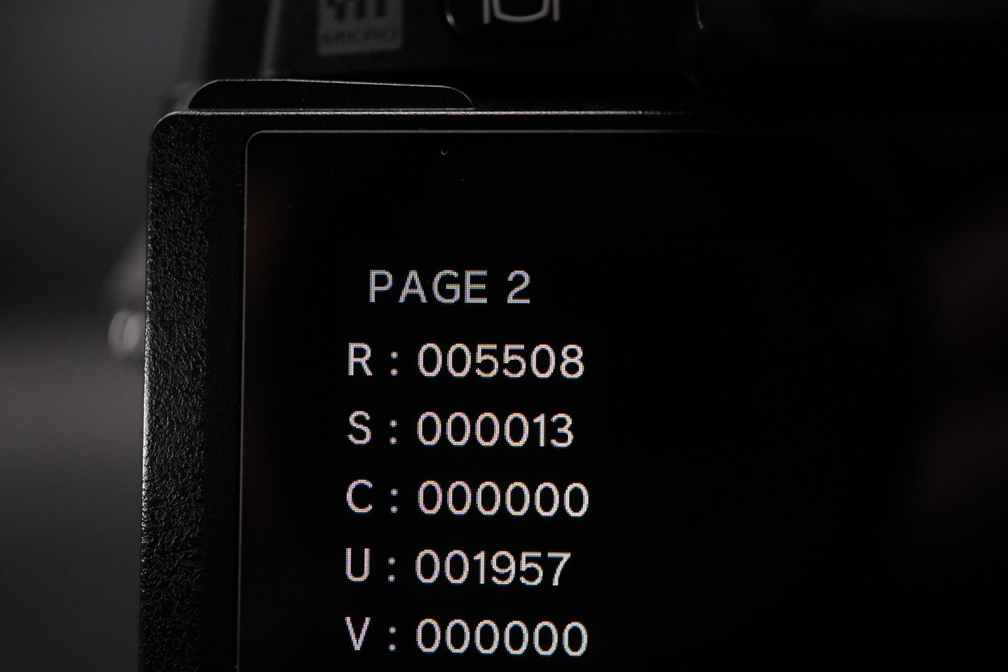 5508 cuts! Olympus OM-D E-M1 Digital Camera Black + 12-40mm PRO Lens 11352
