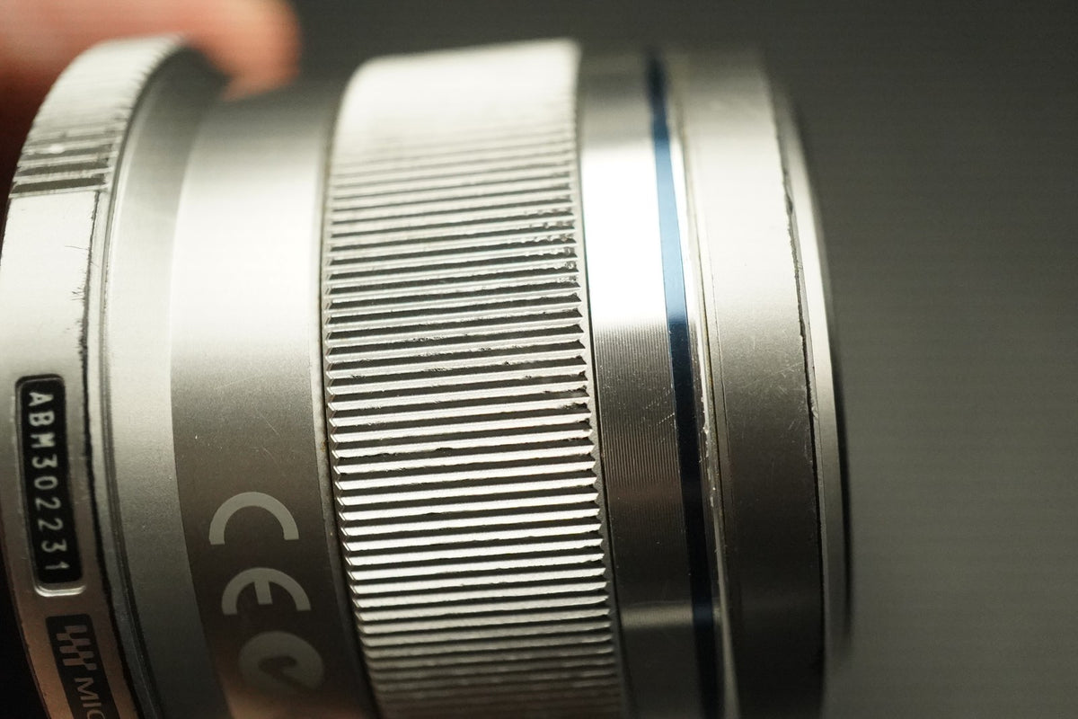 Olympus M.ZUIKO DIGITAL 45mm f/1.8 Lens Silver Japan #12097