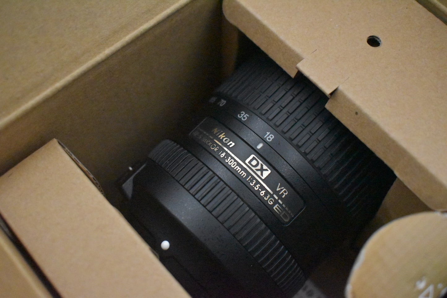 [US Duty Paid] Nikon AF-S DX NIKKOR 18-300mm f/3.5-5.6 G ED VR F Mount 8985