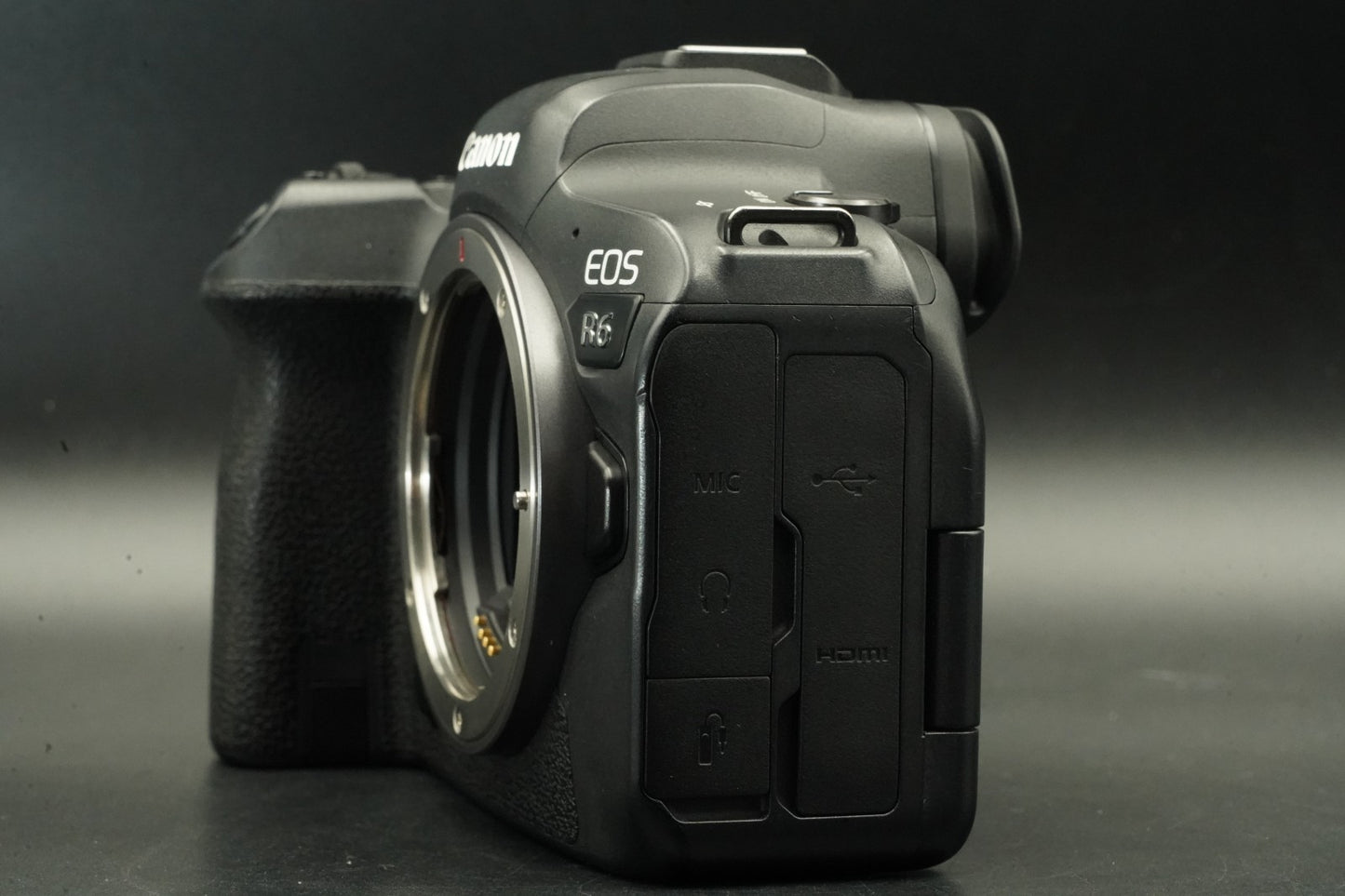 2384 cuts!! Canon EOS R6 20.1MP Mirrorless Camera US DUTY PAID 11660