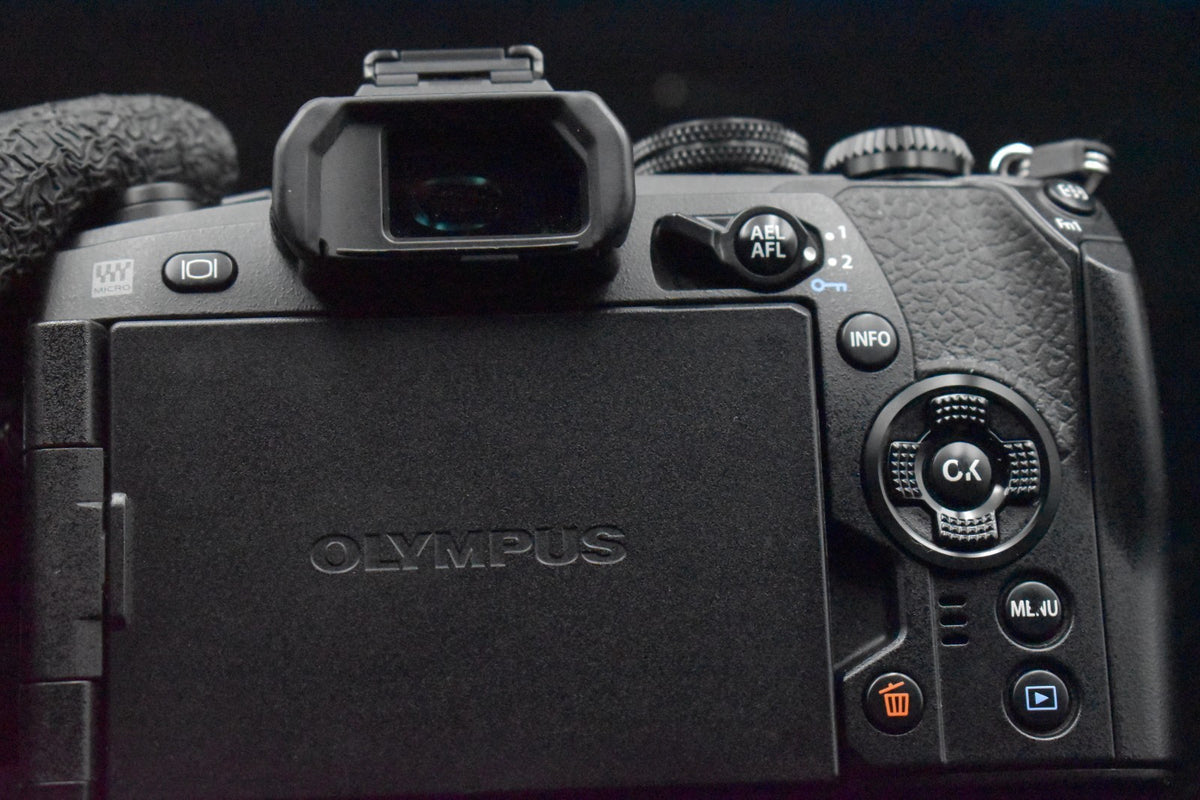 [US Duty Paid] Olympus OM-D E-M1 Mark II Digitalkamera schwarz Gehäuse...