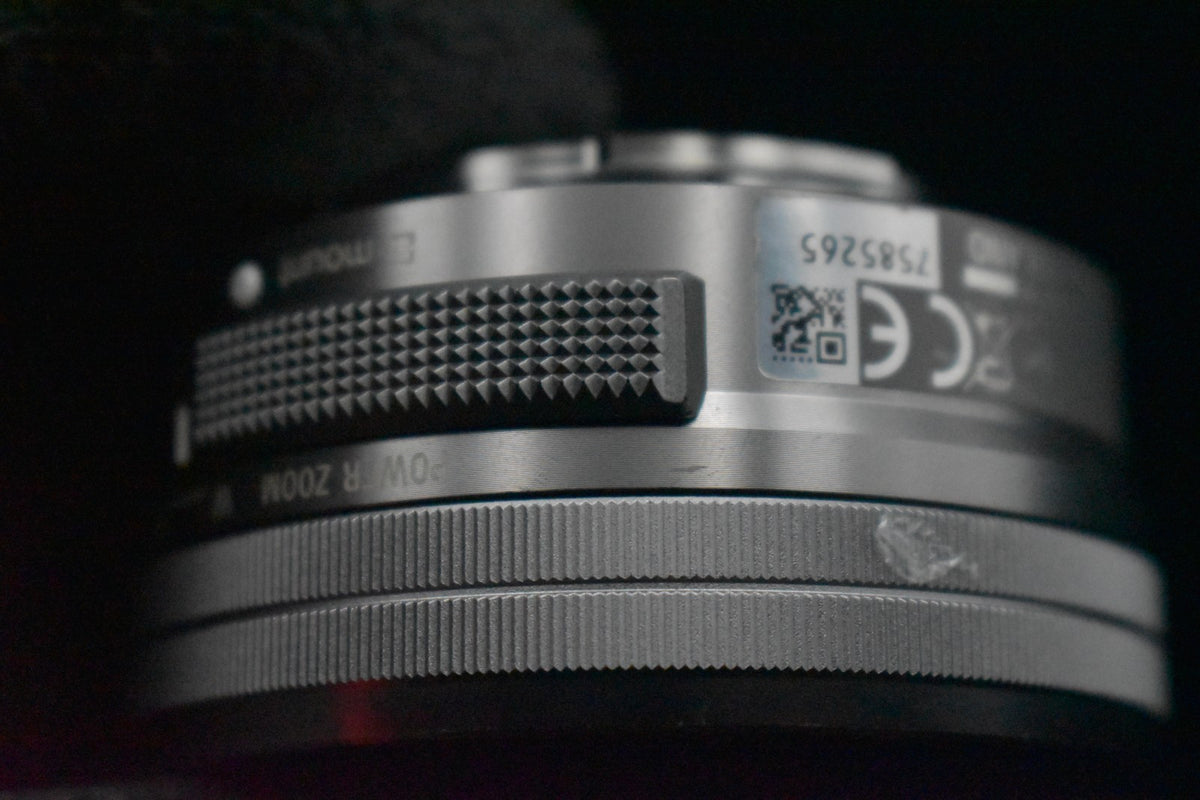 [US Duty Paid] Appareil photo numérique sans miroir Sony a6000 avec...