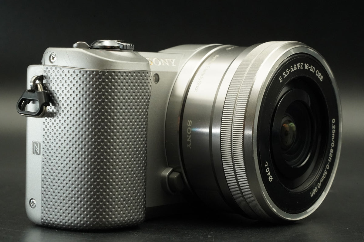 Sony Alpha a5000 Mirrorless Digital Camera with Lens Silver US STOCK #12347