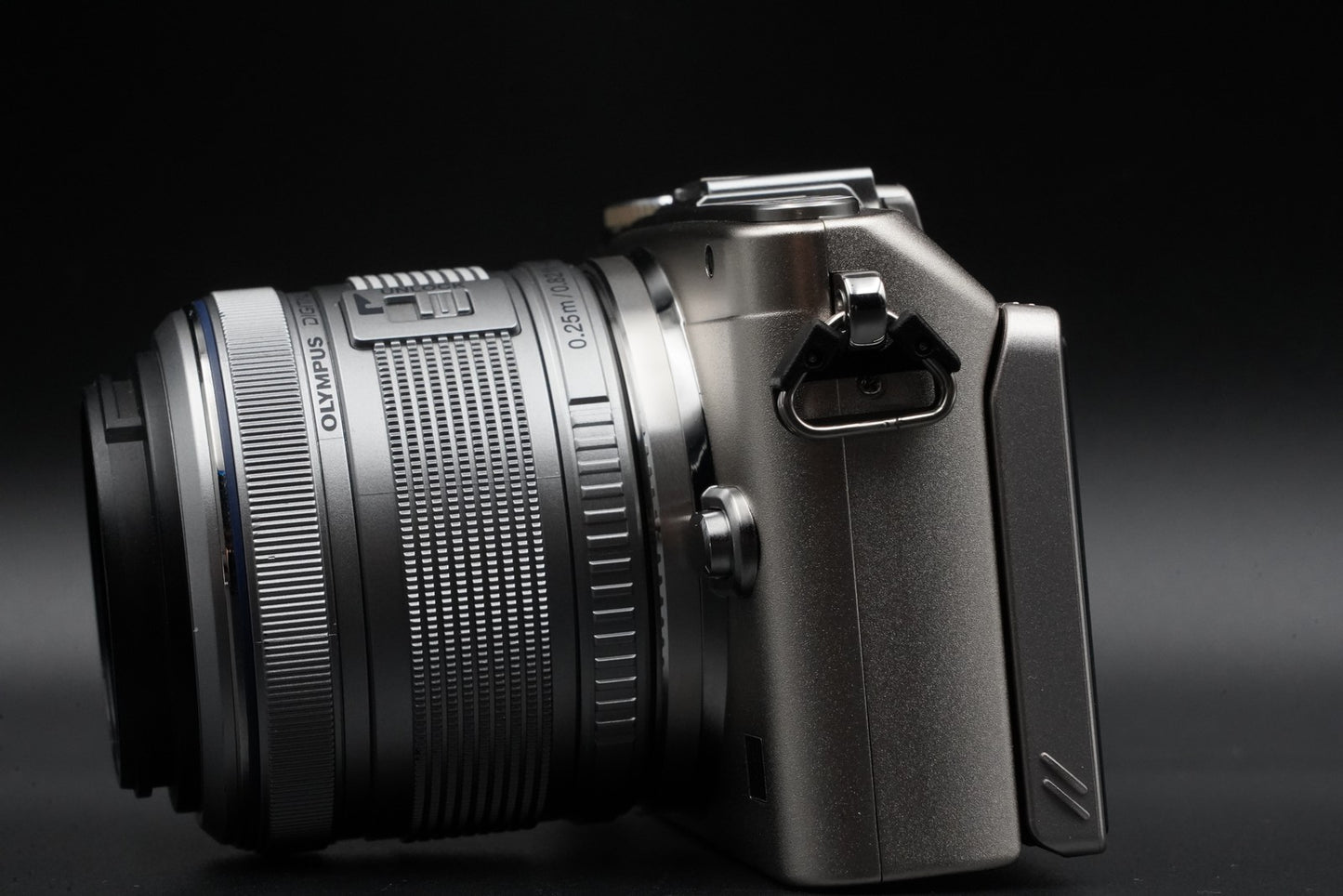 36 cuts! Olympus E-PL5 w/ Lens Mirrorless Digital Camera Silver 10547