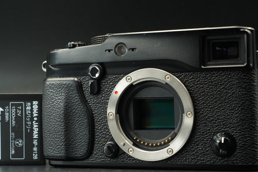 Fujifilm X-Pro1 Mirrorless Digital Camera Black US Duty Paid 11527