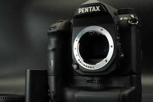 PENTAX K-1 Mark II Digital Camera + D-BG6 Battery Grip -SC 2%- #11985