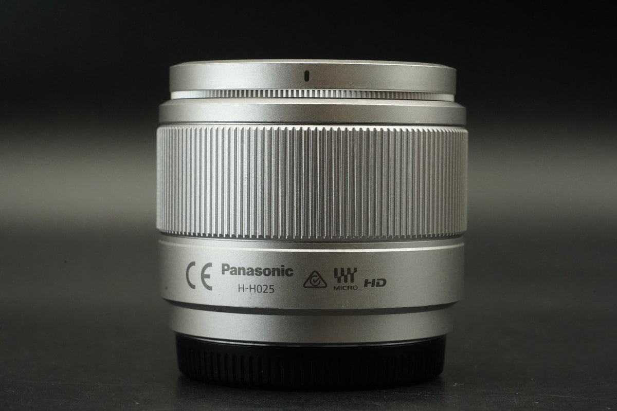 Objectif Panasonic LUMIX DC-GF9 Orange 32 mm + 25 mm f/1.7 Anglais OK !! #11587