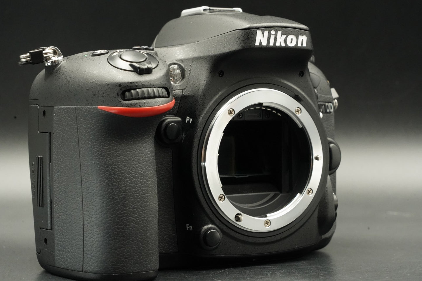 Only 5% cuts!! Nikon D7100 24.1MP Digital SLR Camera Black Body 11573