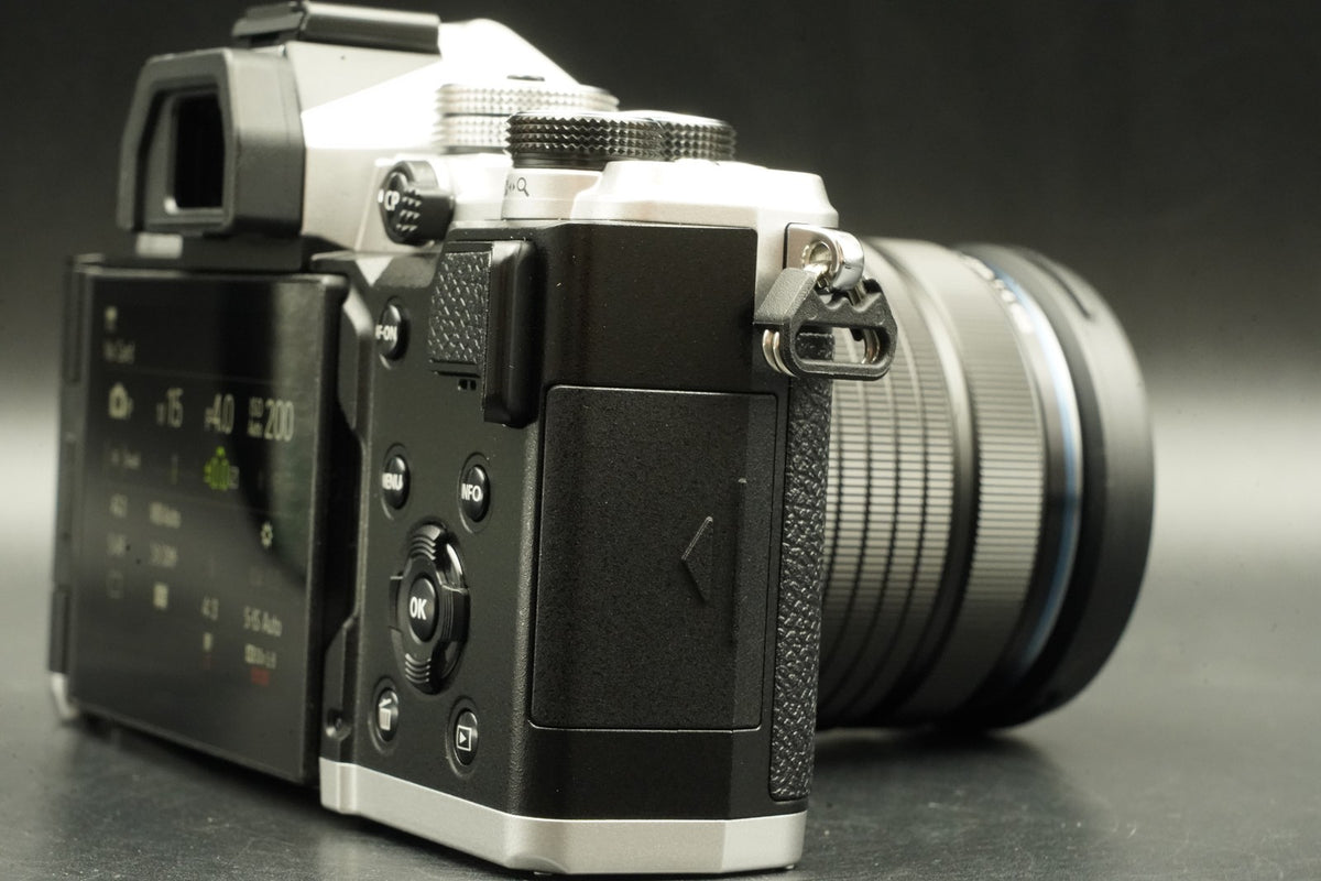 OM SYSTEM OM-3 Mirrorless Camera + M.ZUIKO 12-45mm f/4 Silver -1177 cuts- #12154