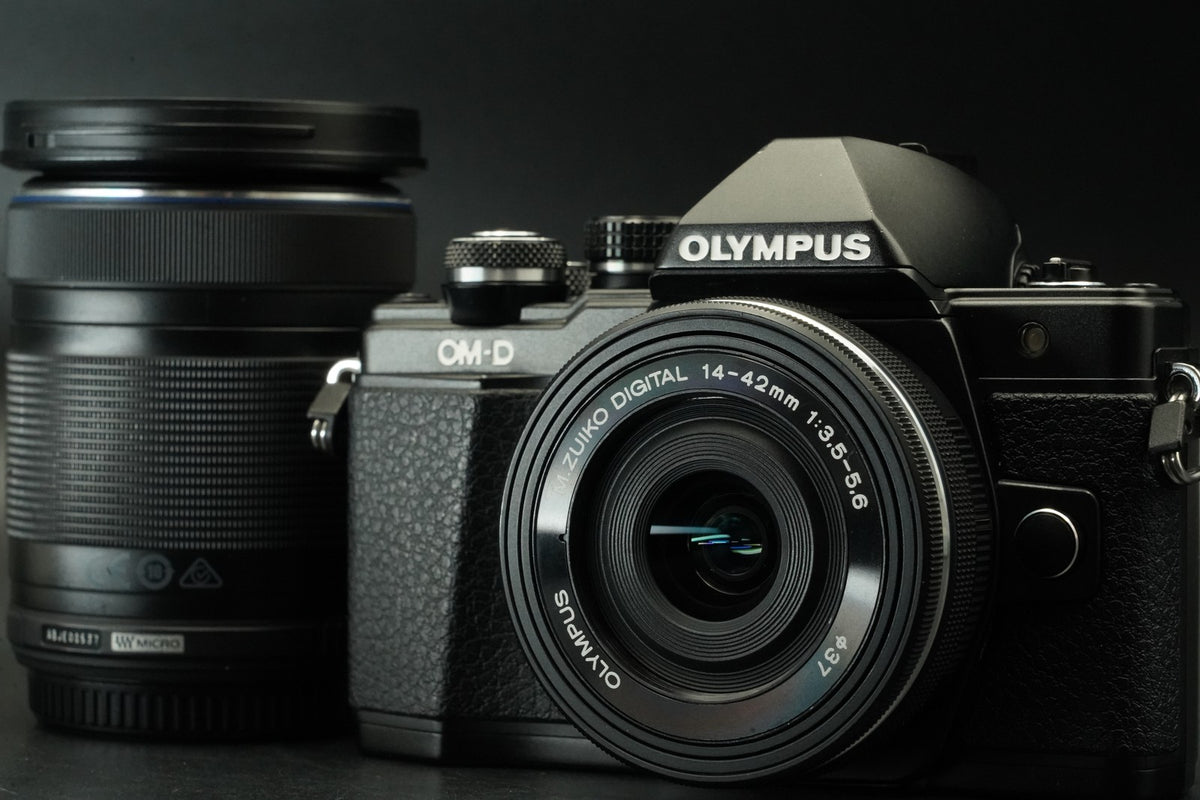 Olympus OM-D E-M10 Mark II Digital Camera Black w/ 2 Lens -19770 cuts- #11815