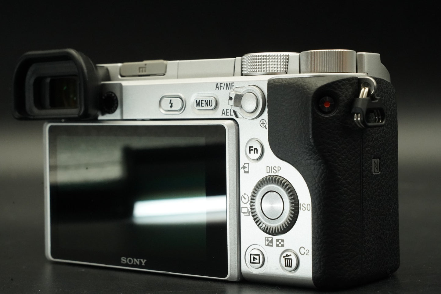 8739 cuts!! Sony A6400 Mirrorless Digital Camera with 2 Lenses Silver 11579