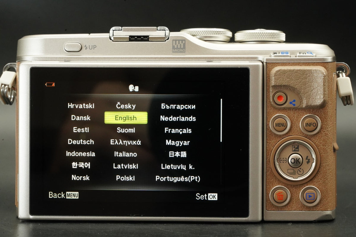 OLYMPUS PEN E-PL9 Digital Camera w/ 2 Lens Brown -15903 cuts- US STOCK #11892