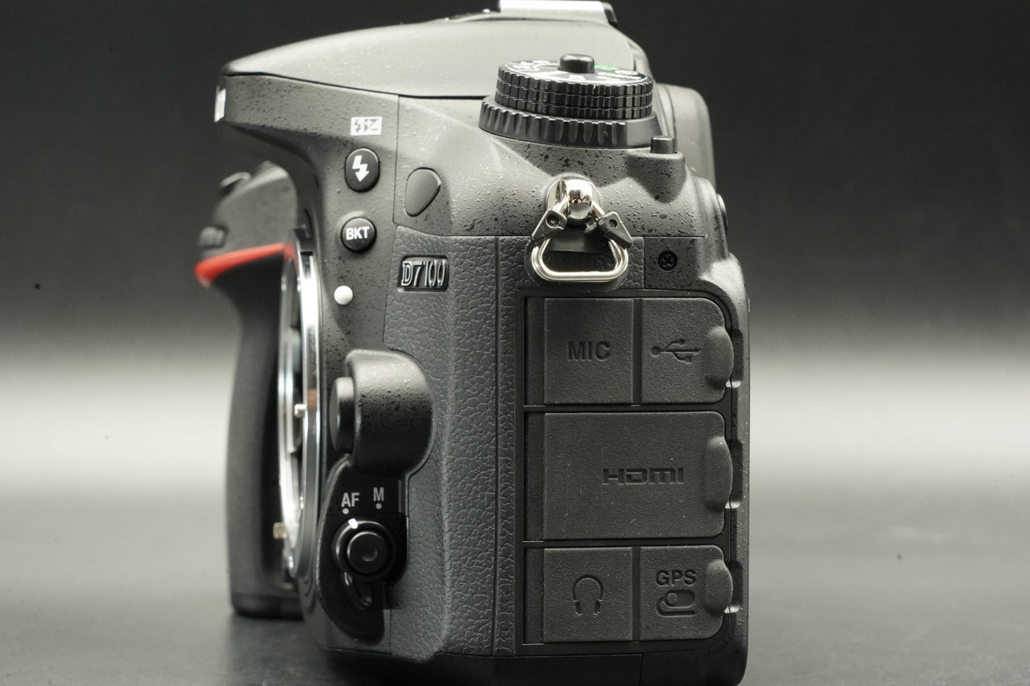 Only 5% cuts!! Nikon D7100 24.1MP Digital SLR Camera Black Body 11573