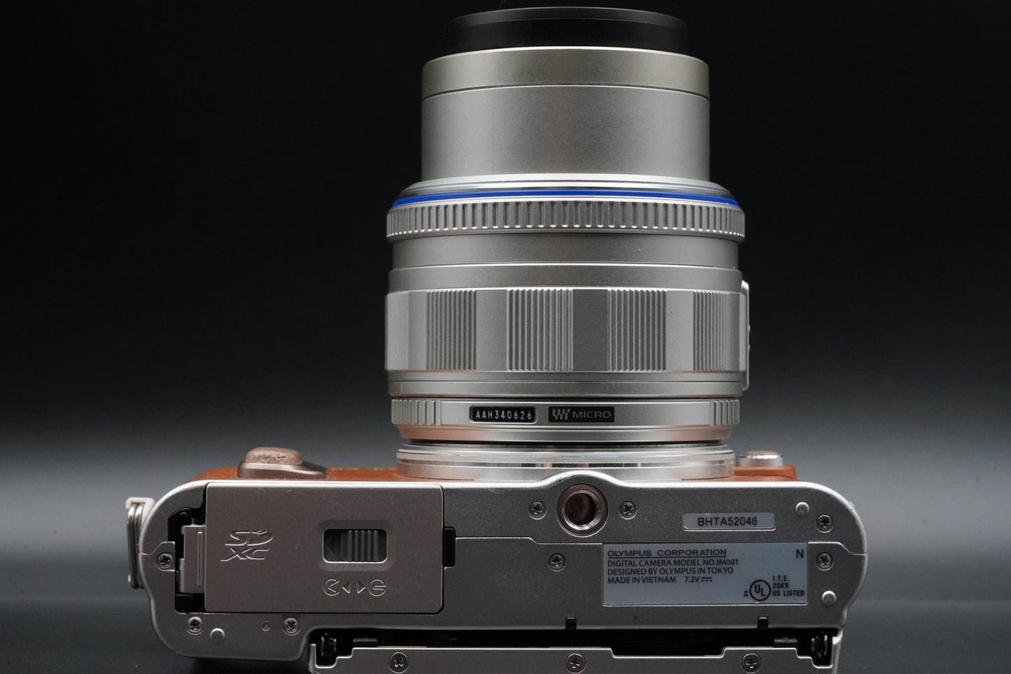 Olympus E-PL8 14-42mm/ 40-150mm 2 Lenses Digital Camera US Duty Paid 10450