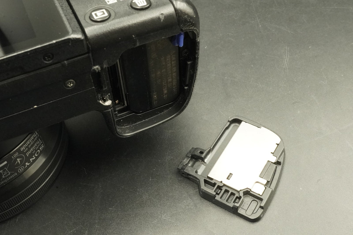 Sony A6400 Mirrorless Digital Camera with 2 Lenses Black -19894 cuts- #12035