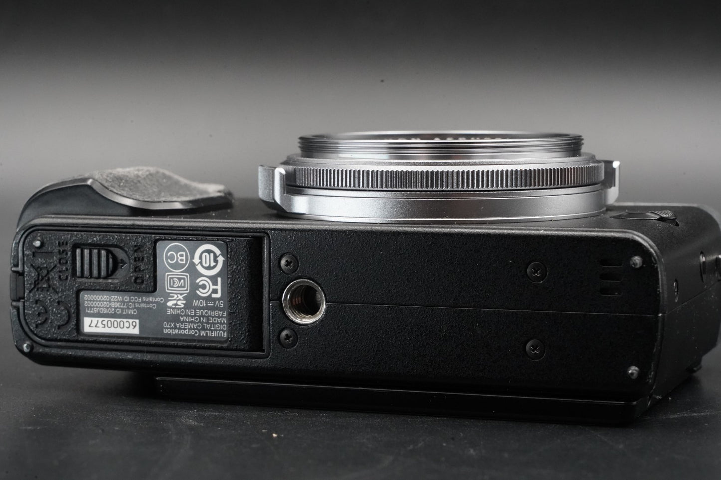 Fujifilm Fuji X70 X 70 Black 16.3MP Digital Camera US DUTY PAID 10834