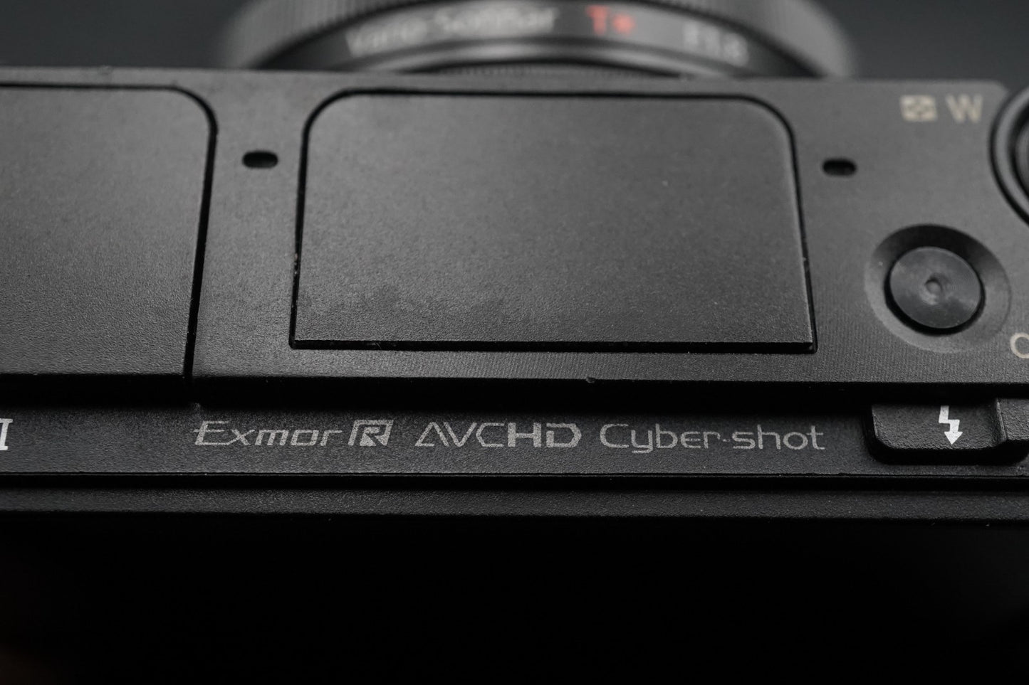 Sony Cyber-shot DSC-RX100M3 III Point Shoot Digital Camera US Duty Paid 11383