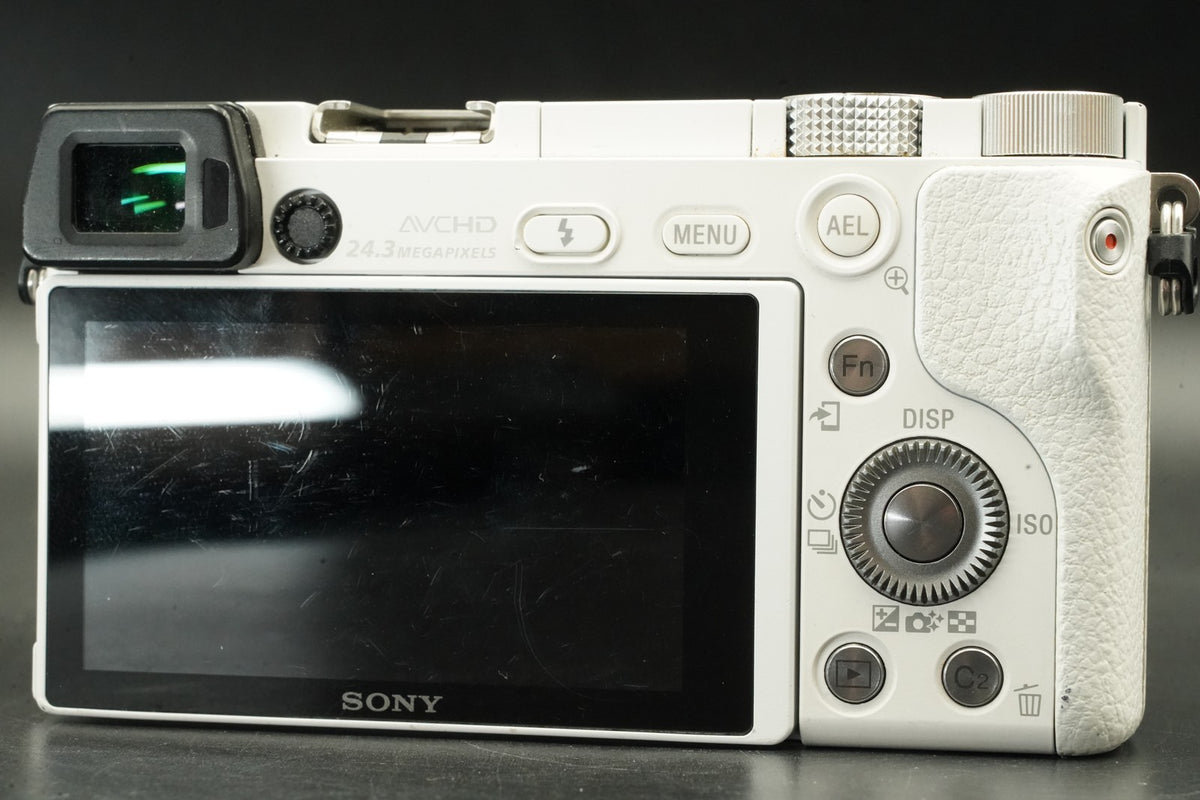 Sony a6000 Digital Camera White w/ 16-50 + 55-210mm -14850 cut US STOCK #12011