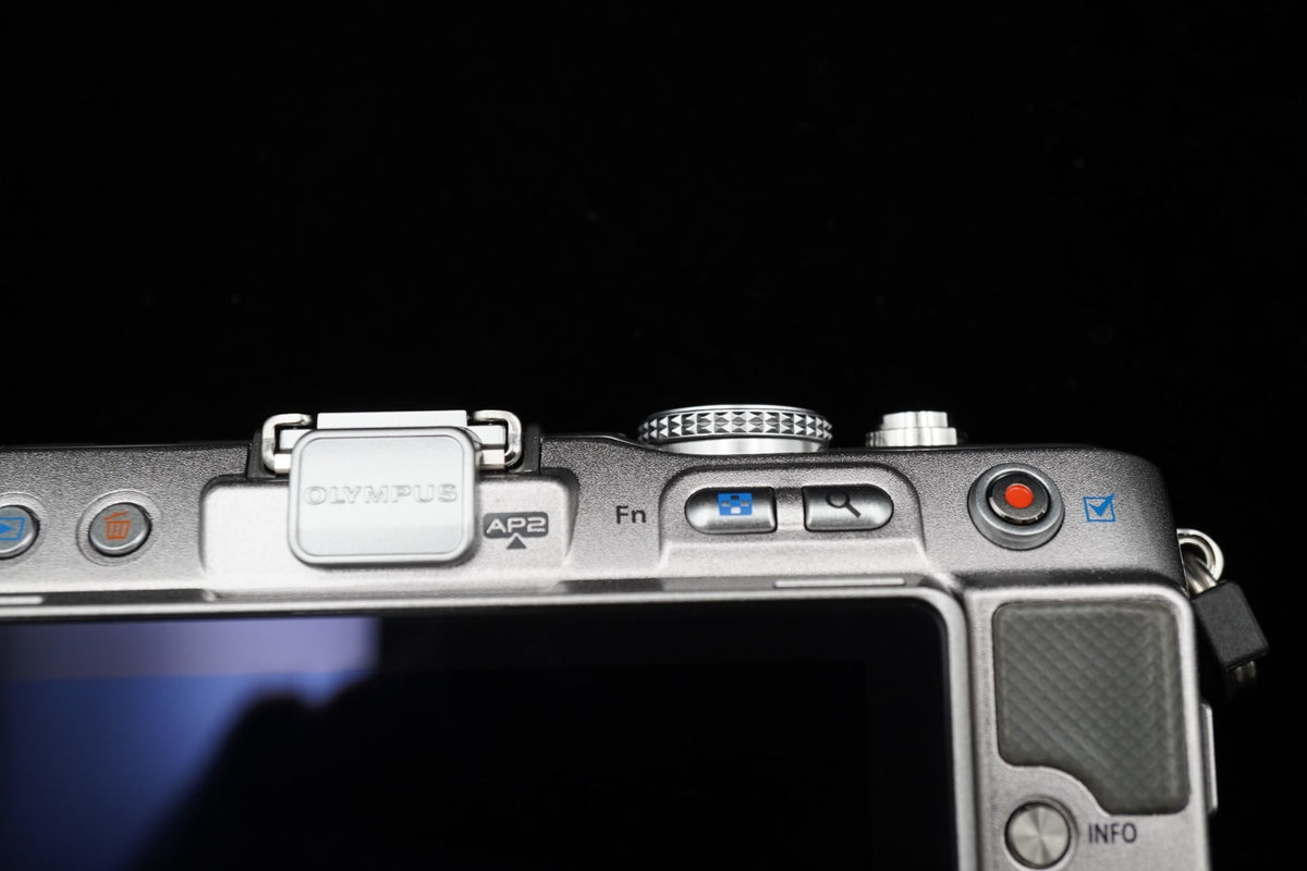 Olympus PEN Lite E-PL3 Silver 12.3 MP Digital Camera Body US STOCK