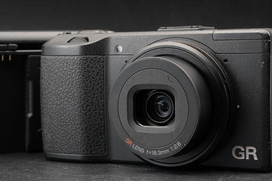 3461 cuts!! RICOH GR 16.2MP Digital Compact Camera Black 11186