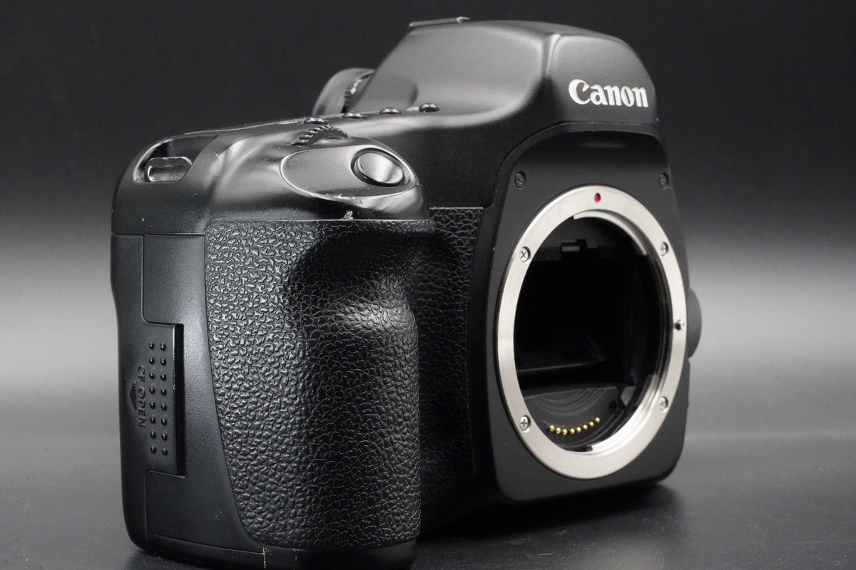 Canon EOS 5D Digital SLR Full Frame Camera Body Only US STOCK #11235