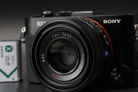 SONY Cyber-Shot RX1R DSC-RX1R 24.3 MP Digital Camera [English OK] #10927