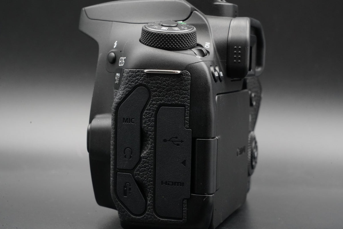 Canon EOS 90D 32.2MP Digital SLR Camera Body Only #10675