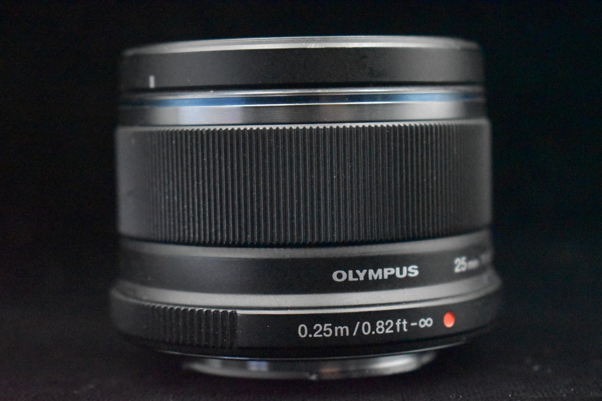 OLYMPUS M.ZUIKO DIGITAL 25mm F/1.8 Black Lens for Micro Four Thirds 9409