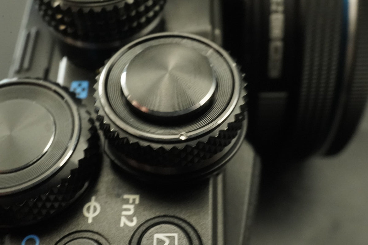 Olympus OM-D E-M10 Mark II Digital Camera Black w/ 2 Lens -19770 cuts- #11815