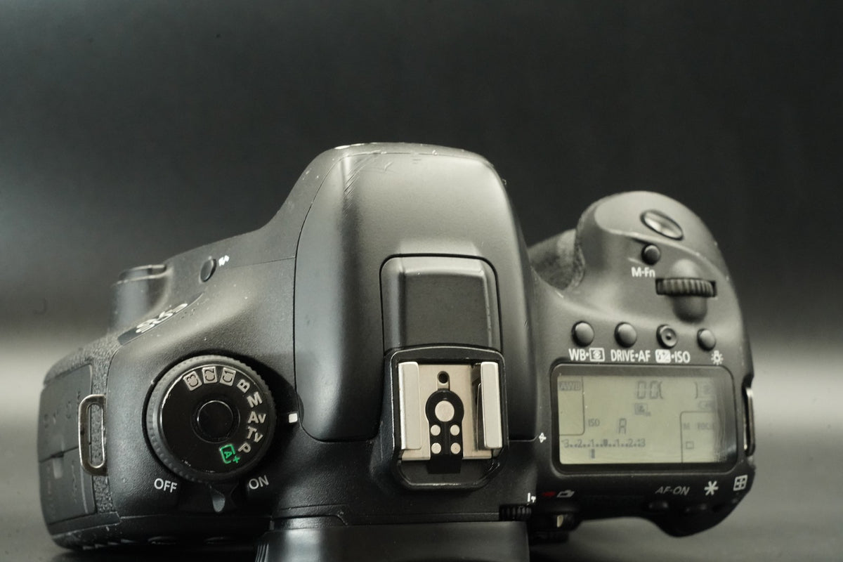 Canon EOS 7D Mark II DSLR Digital SLR Video Camera Used #12397
