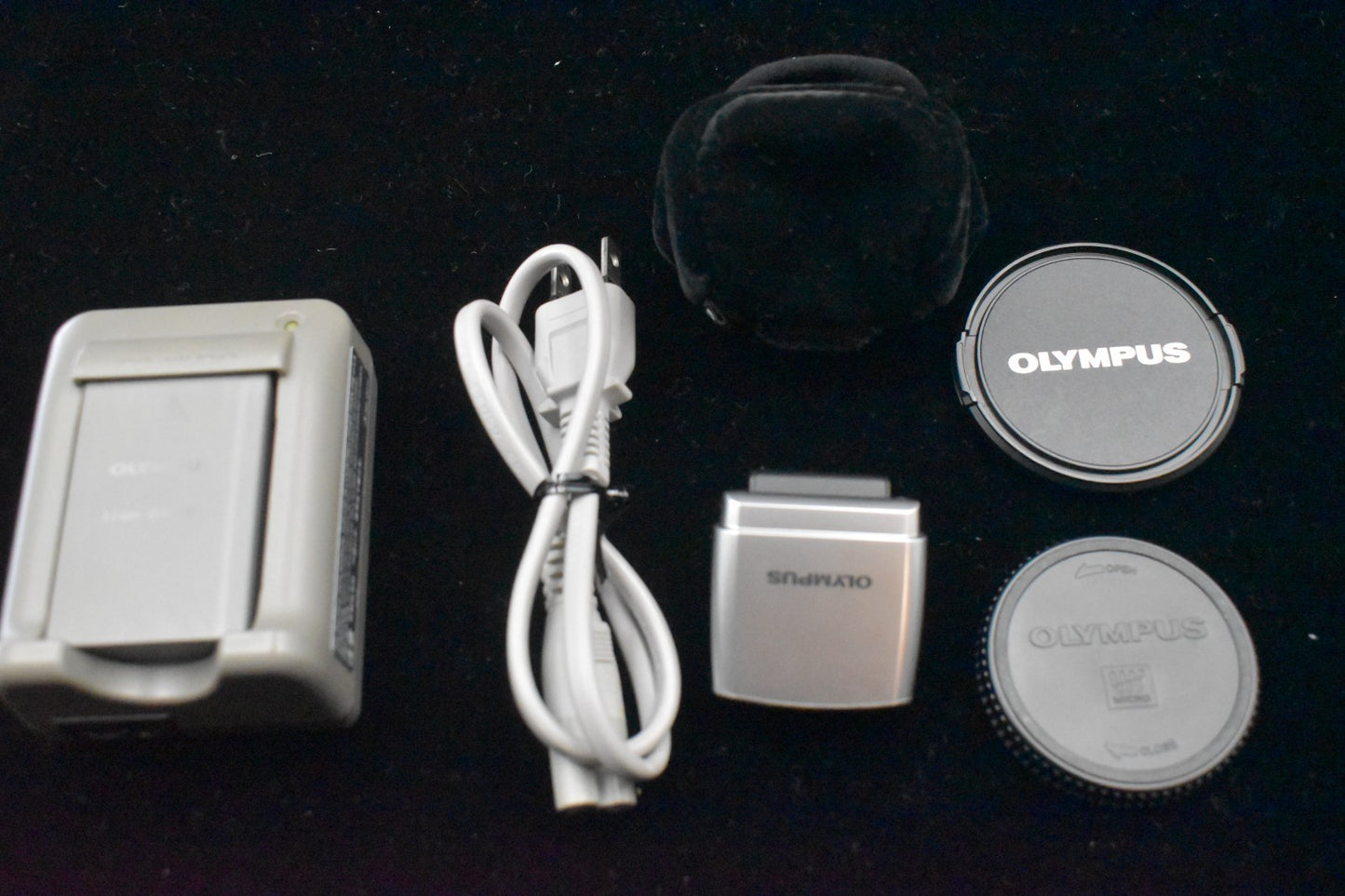 [US Duty Paid] Olympus PEN Lite E-PL3 Red 12.3 MP with Lens From US 8700