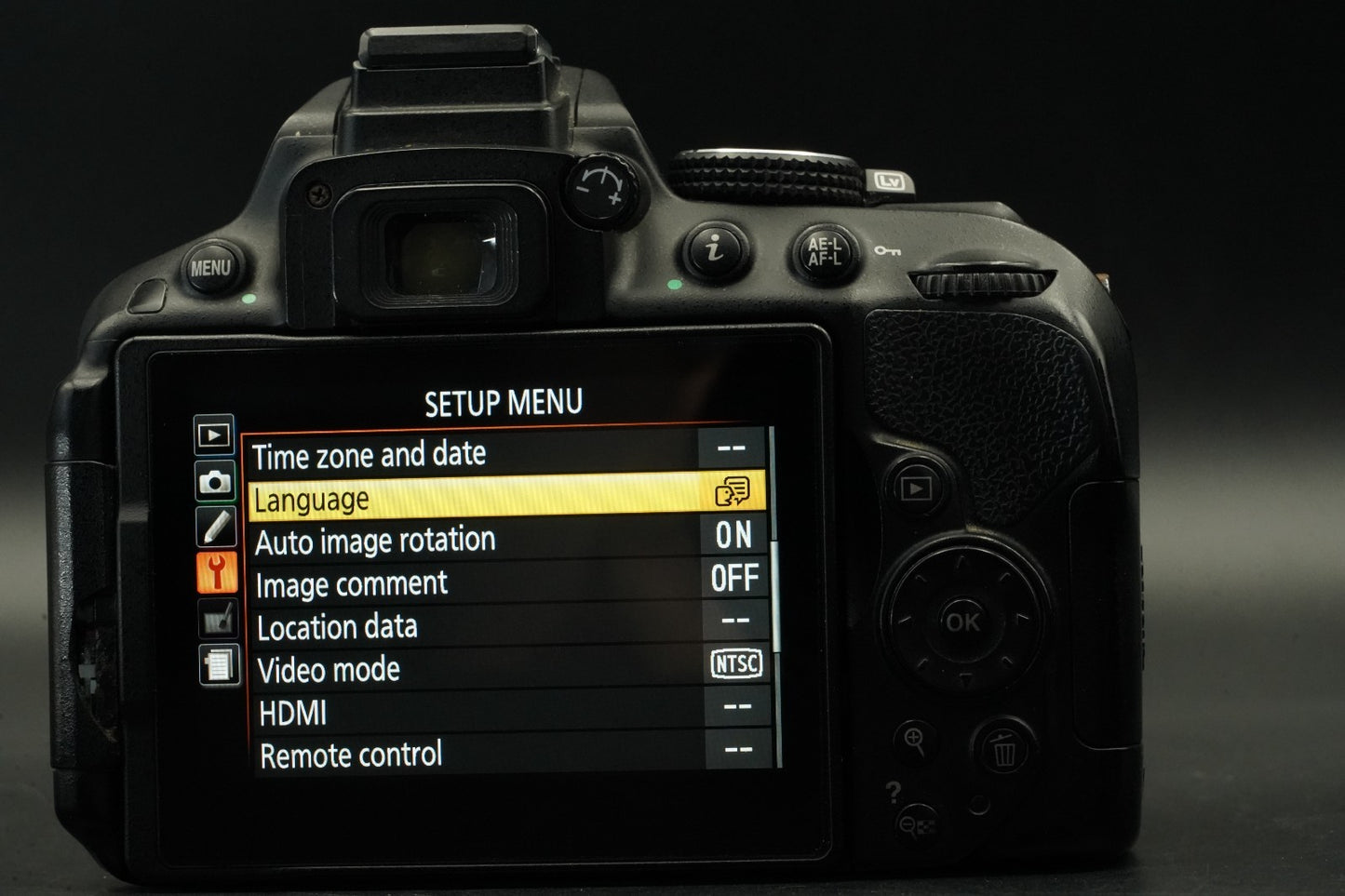 33905 cuts!! Nikon D5300 AF-S 18-55mm + 55-300mm Lens 11701