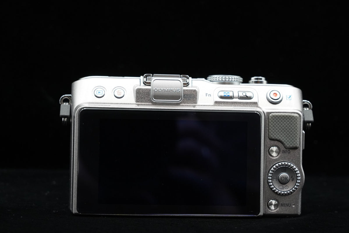 Olympus PEN Lite E-PL3 Silver 12.3 MP Digital Camera Body US STOCK