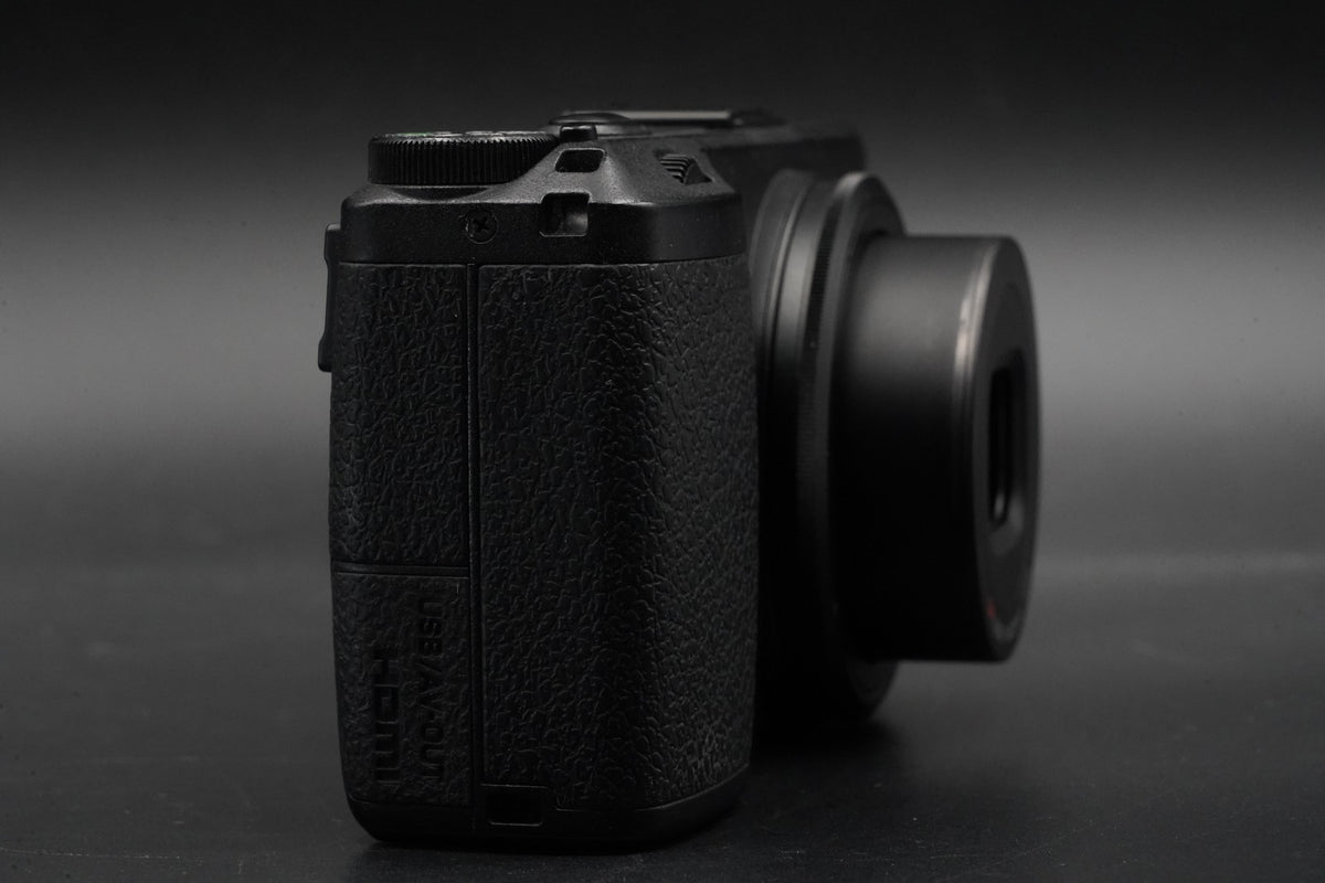 RICOH GR 16.2MP Digital Compact Camera Black JAPAN -15 cuts- #10815
