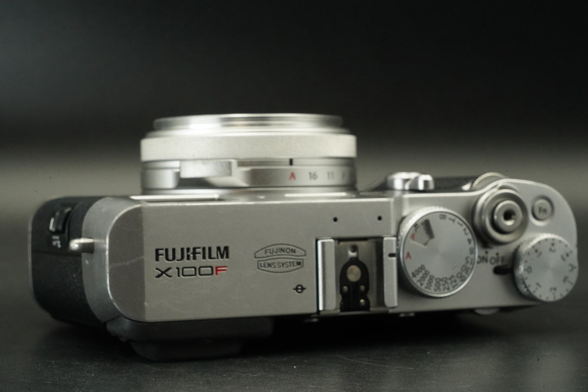 Fujifilm X100F 24.3MP Digital Camera Silver -22900 cuts- US STOCK #11971