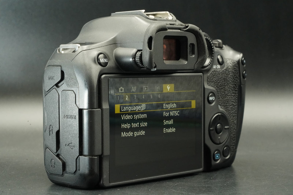 Canon EOS R7 Mirrorless Digital Camera -119K cut- #12145