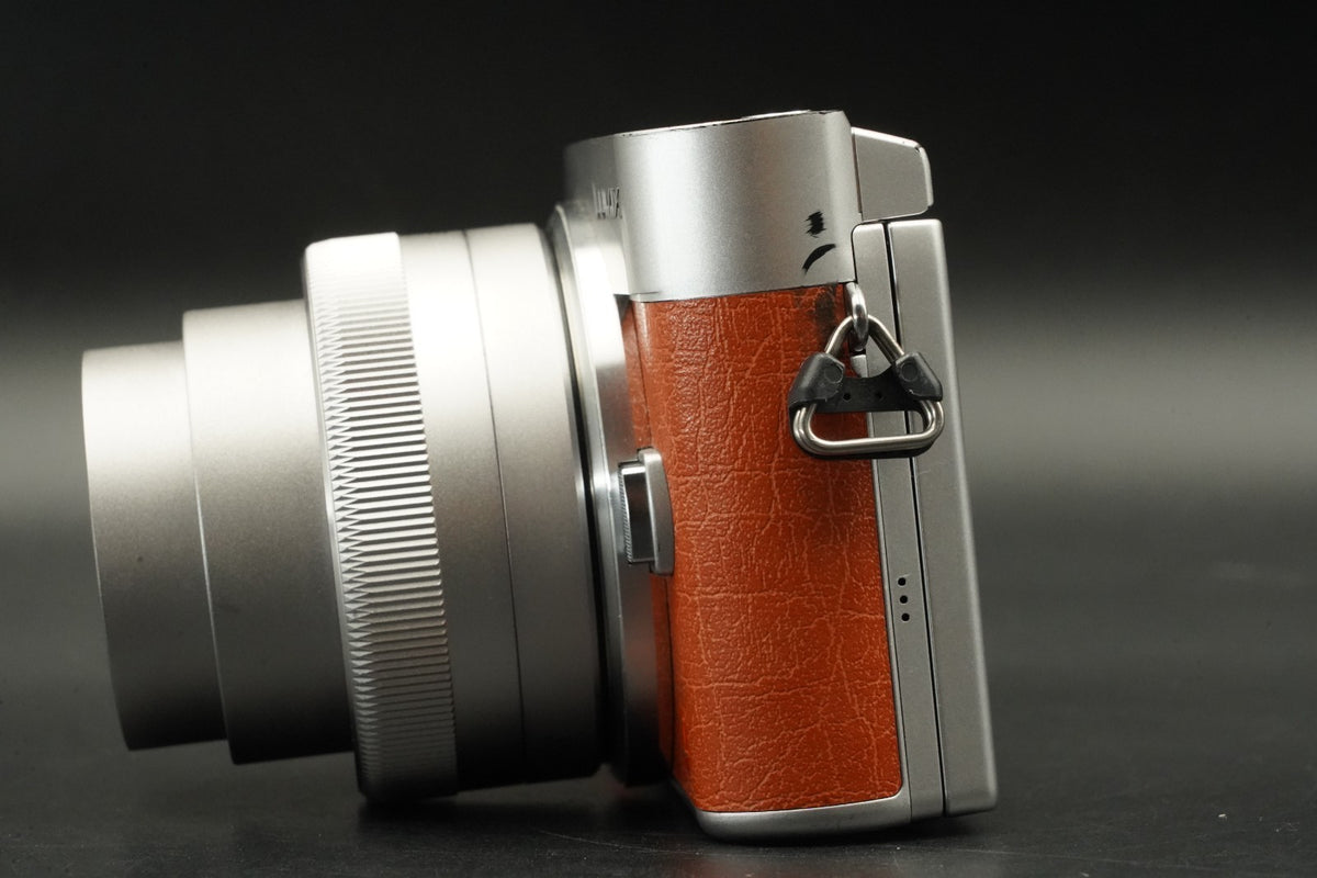 Objectif Panasonic LUMIX DC-GF9 Orange 32 mm + 25 mm f/1.7 Anglais OK !! #11587
