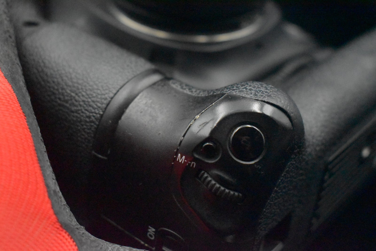 [US Duty Paid] Canon EOS 5D Mark III Digital Full Frame Camera DSLR w/ Lens 9161