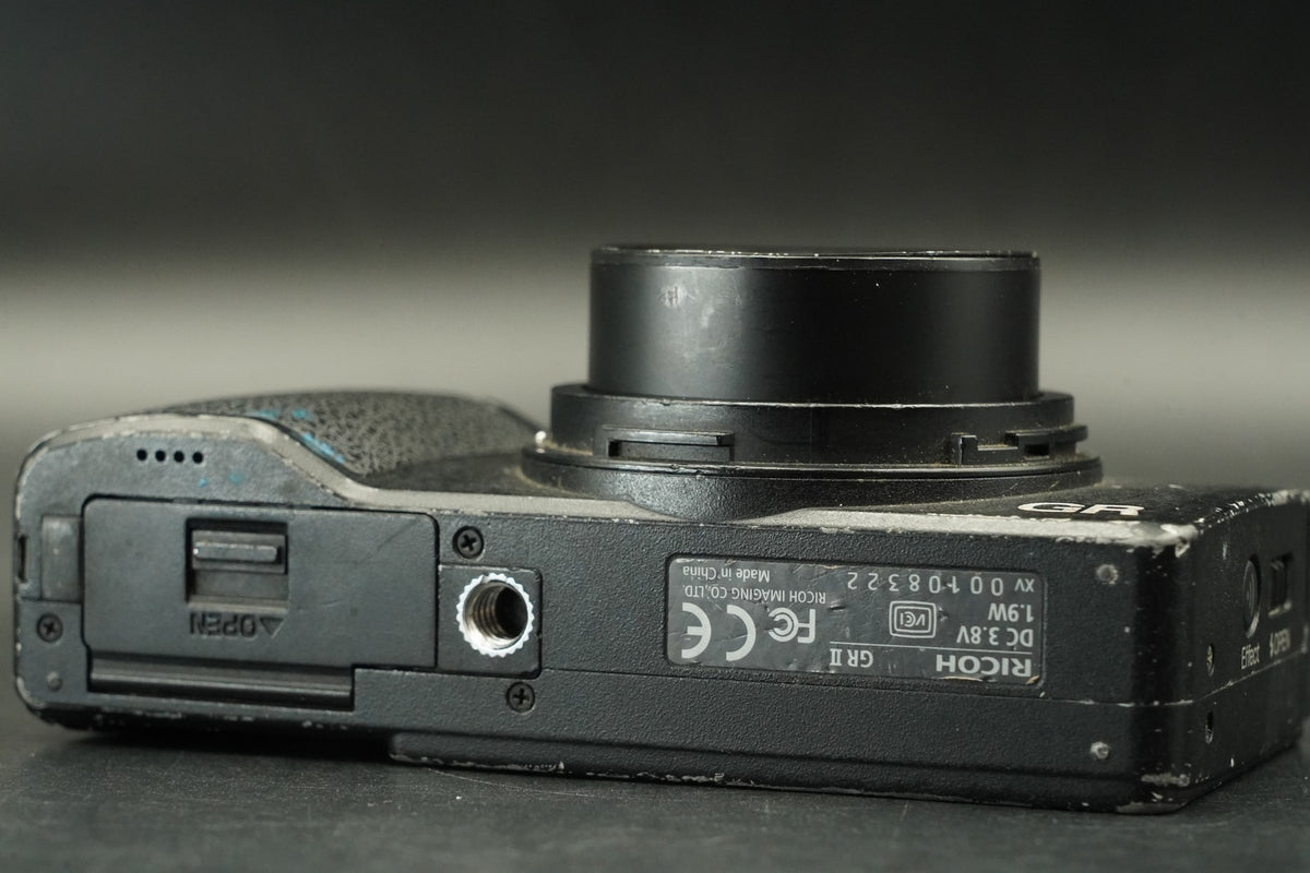 RICOH GR II 16.2 MP Compact Digital Video Camera -45900 cuts- #12147