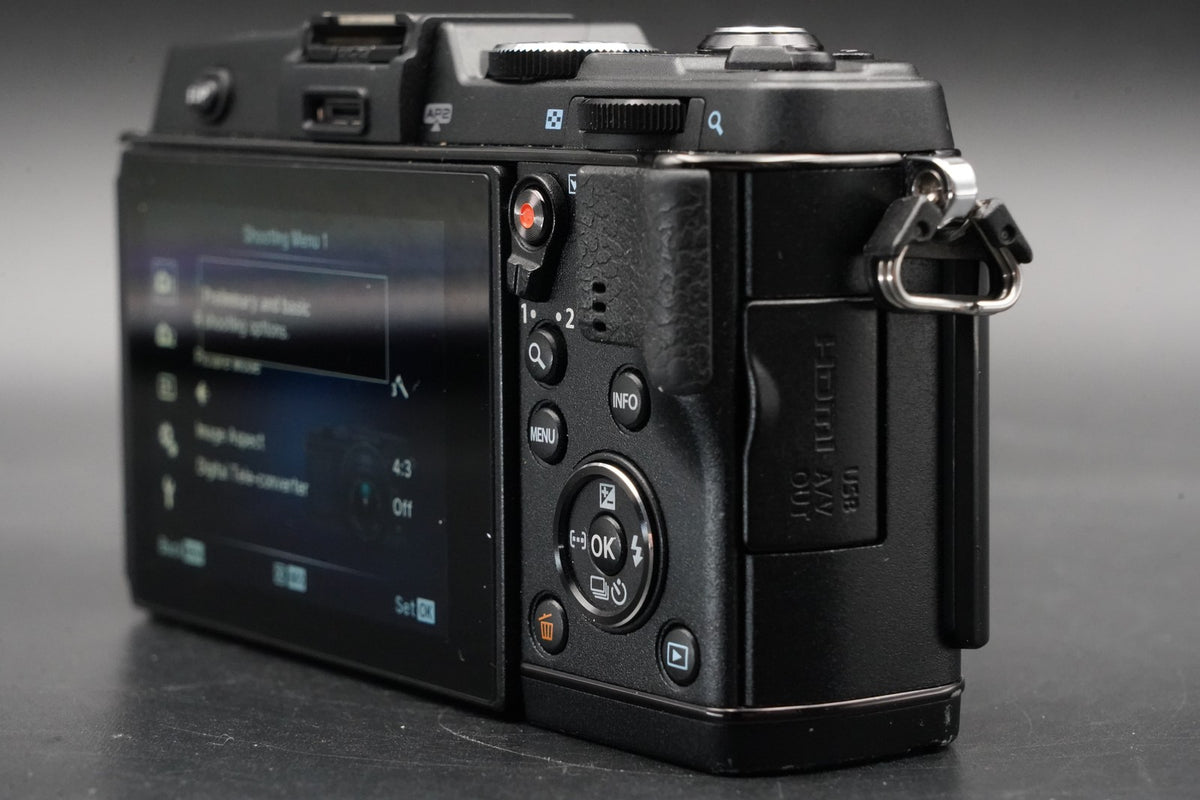 Olympus PEN E-P5 Black Body Wifi Digital Camera US STOCK #11047
