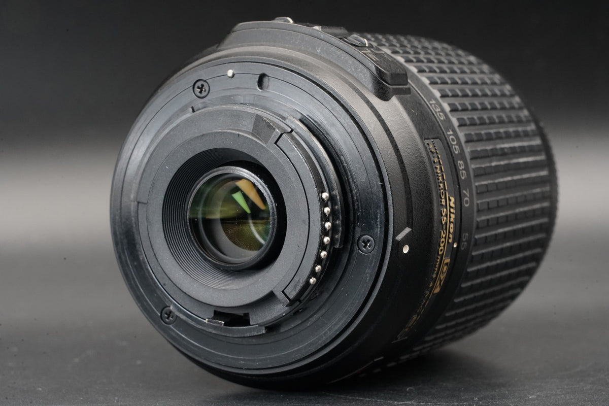 Nikon D5300 DSLR Digital Camera with 2 Lenses -7480 cuts- #11116
