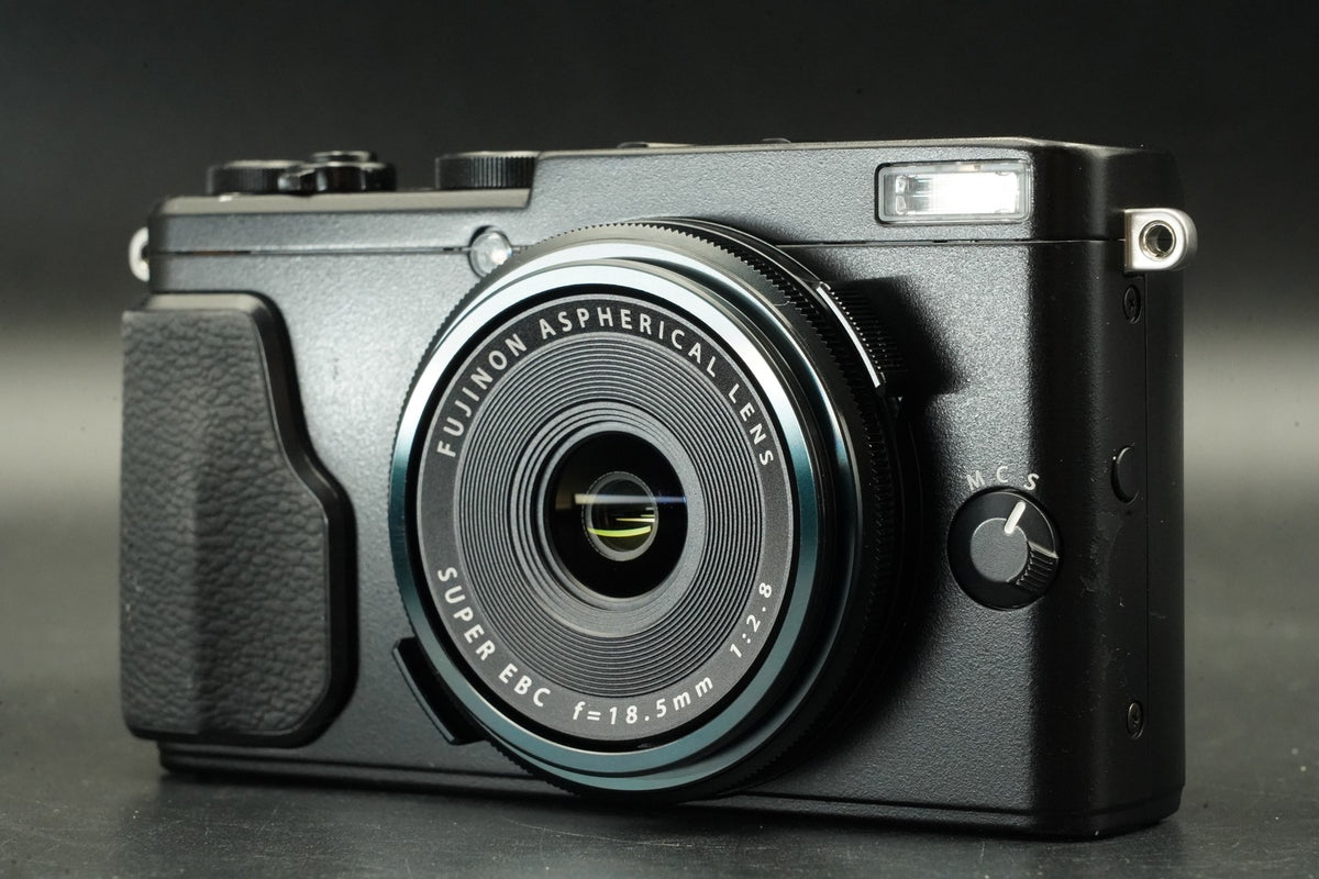 Fujifilm Fuji X70 X 70 Black 16.3MP Digital Camera #11988