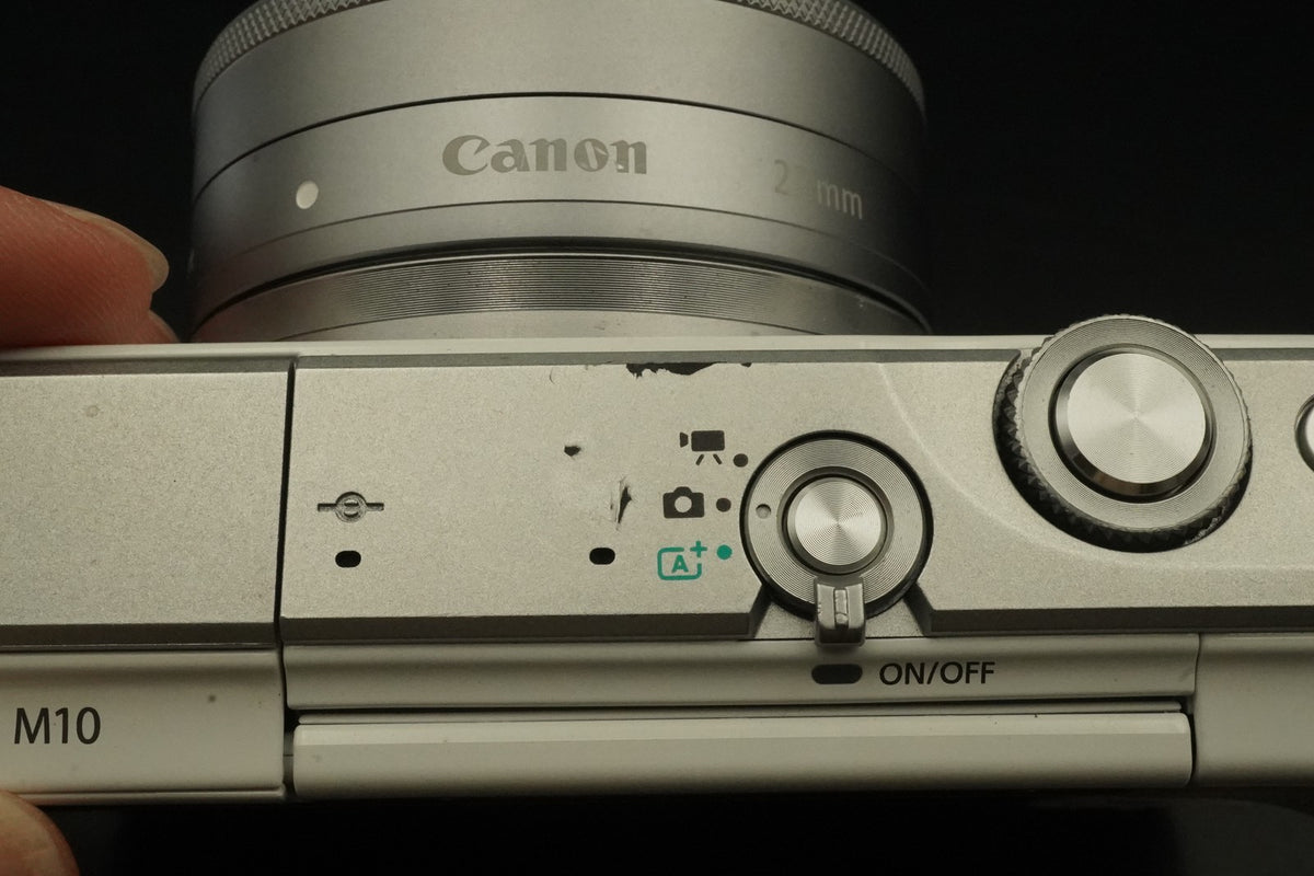 Canon EOS M10 Mirrorless Digital Camera White + 22mm f/2 Lens US STOCK #12289