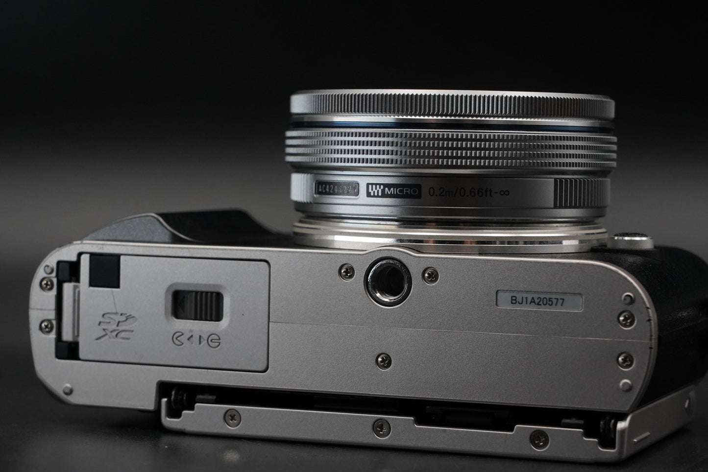 OLYMPUS PEN E-PL9 16.1MP Digital Camera w/ 2 Lens Silver US DUTY PAID 11009