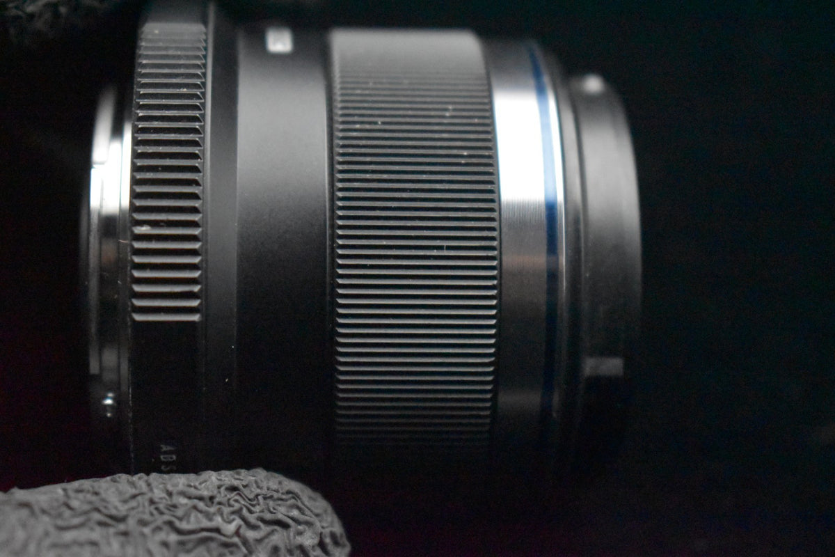 [US Duty Paid] Olympus M.ZUIKO DIGITAL 45mm f/1.8 Objektiv schwarz Japan 9209
